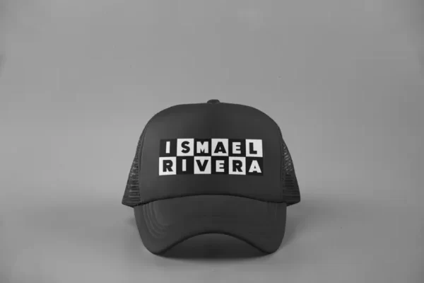 gorra ismael rivera cartoon negra